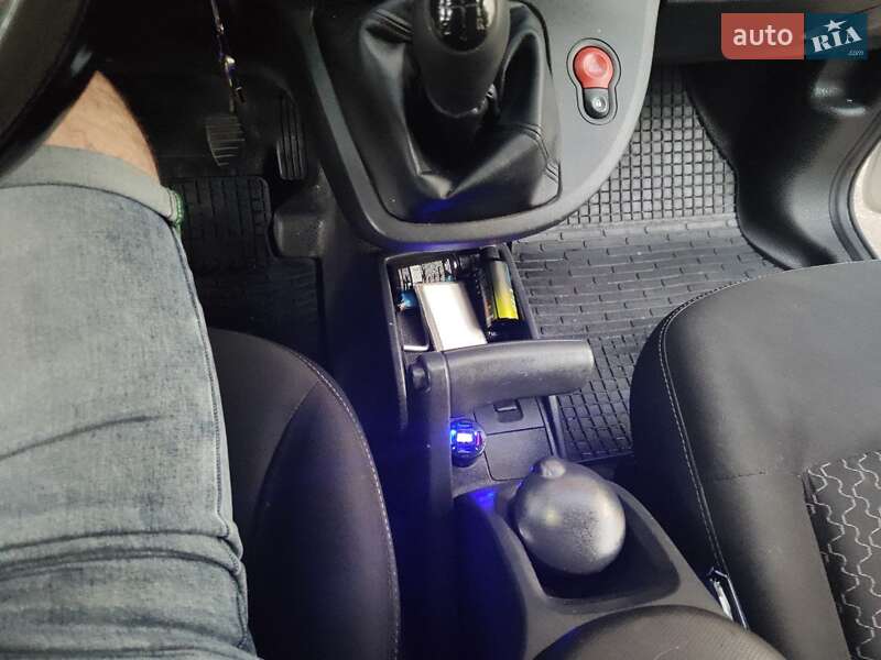 Вантажний фургон Renault Kangoo 2015 в Києві