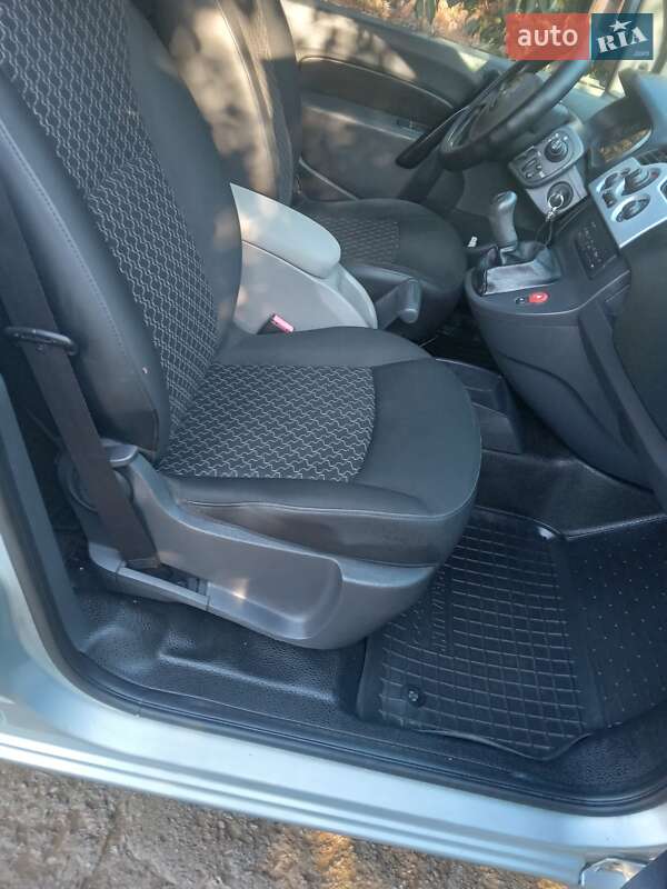 Минивэн Renault Kangoo 2011 в Херсоне