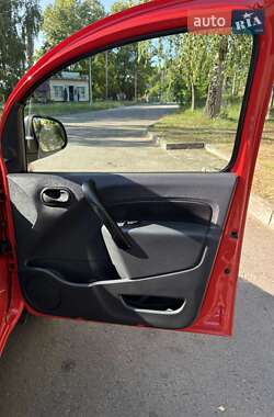 Минивэн Renault Kangoo 2015 в 