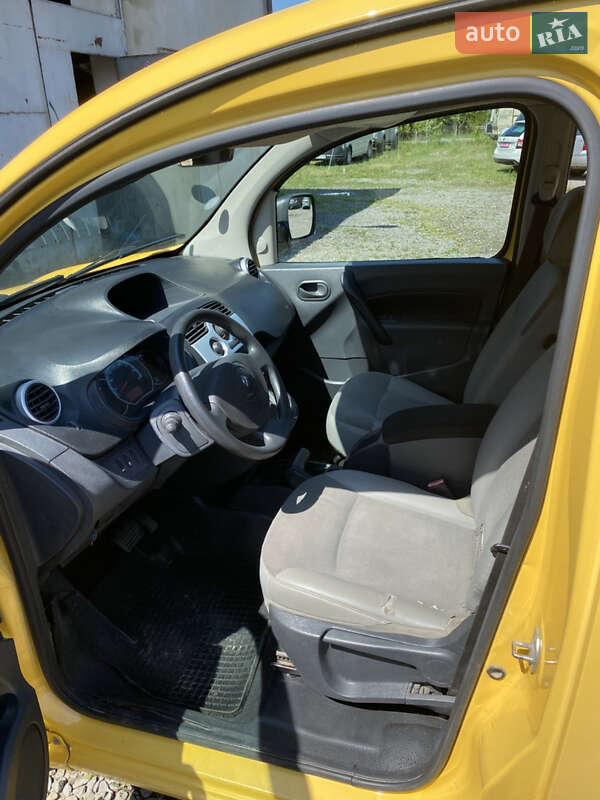 Грузовой фургон Renault Kangoo 2012 в Львове
