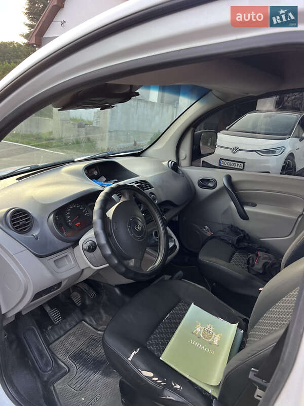 Грузовой фургон Renault Kangoo 2010 в Ужгороде