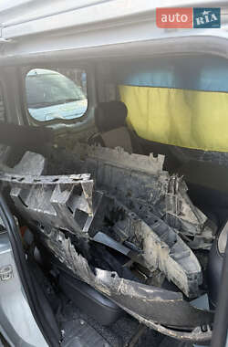Минивэн Renault Kangoo 2011 в 