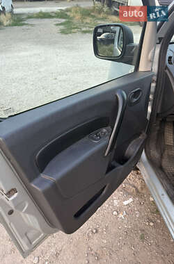 Минивэн Renault Kangoo 2011 в 