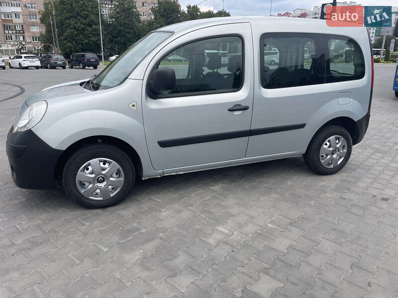 Минивэн Renault Kangoo 2010 в Луцке