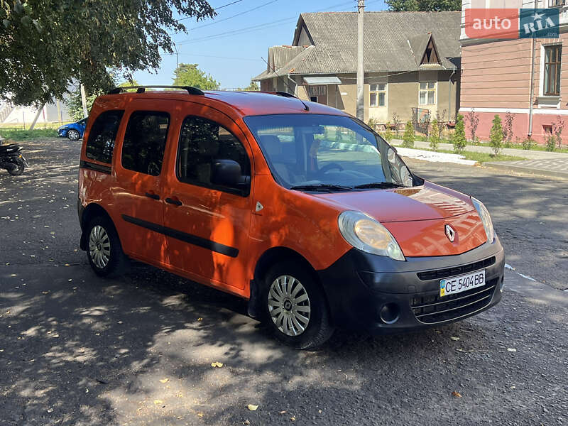 Минивэн Renault Kangoo 2010 в 