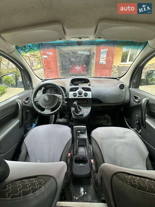 Грузовой фургон Renault Kangoo 2013 в Львове