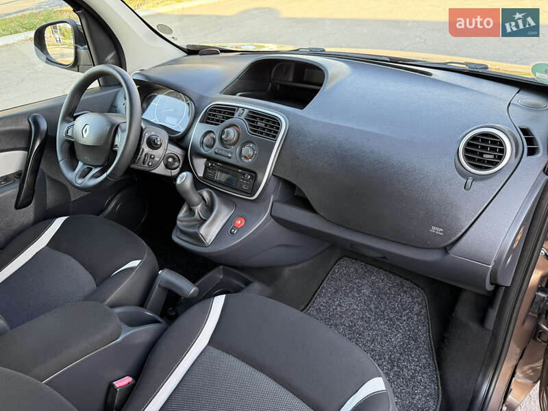 Мінівен Renault Kangoo 2015 в Дніпрі