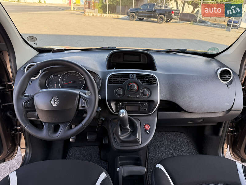 Мінівен Renault Kangoo 2015 в Дніпрі