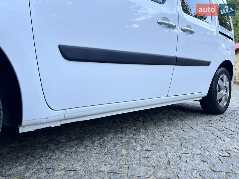 Мінівен Renault Kangoo 2017 в Чернівцях