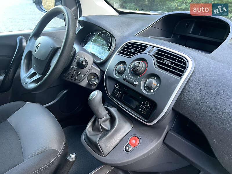Мінівен Renault Kangoo 2017 в Чернівцях