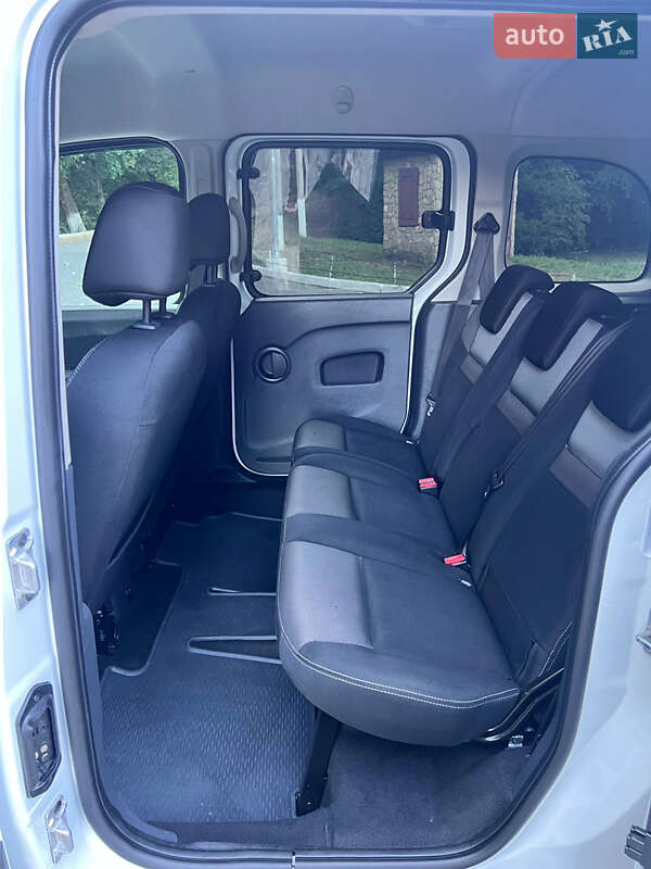 Мінівен Renault Kangoo 2017 в Чернівцях