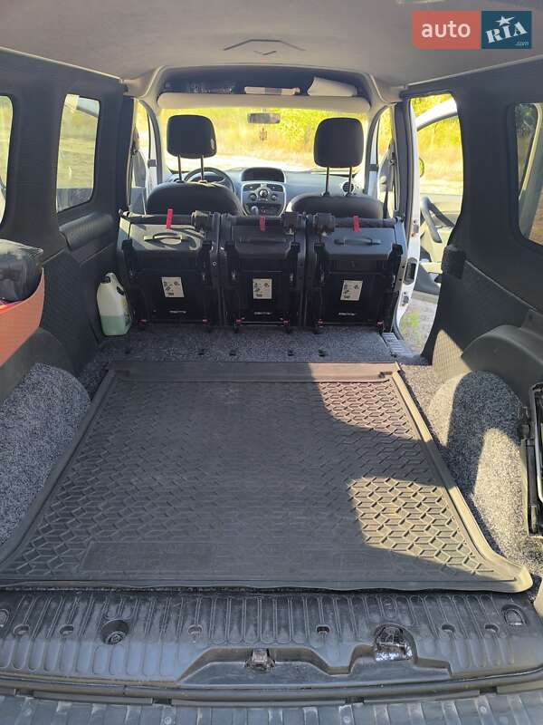 Вантажопасажирський фургон Renault Kangoo 2016 в Дніпрі