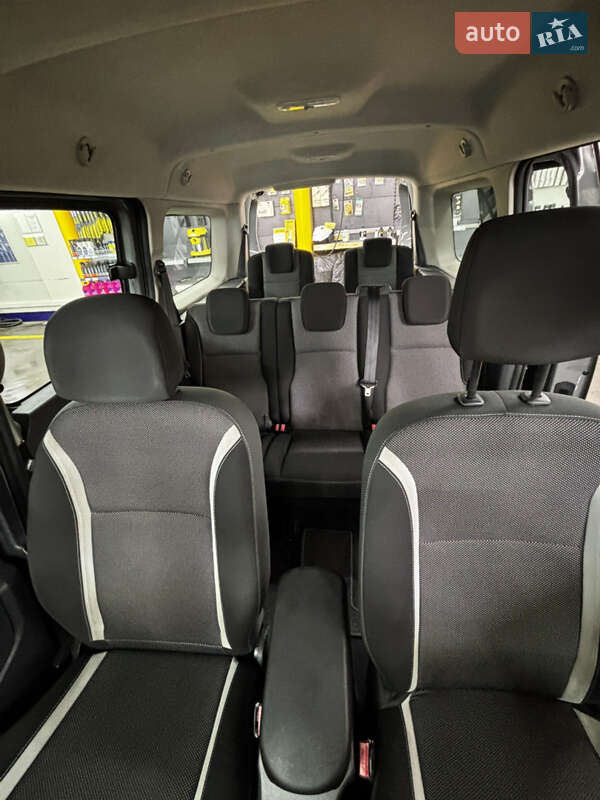 Мінівен Renault Kangoo 2015 в Чернівцях