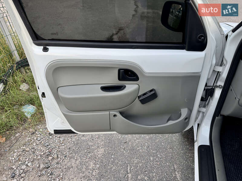 Мінівен Renault Kangoo 2007 в Києві