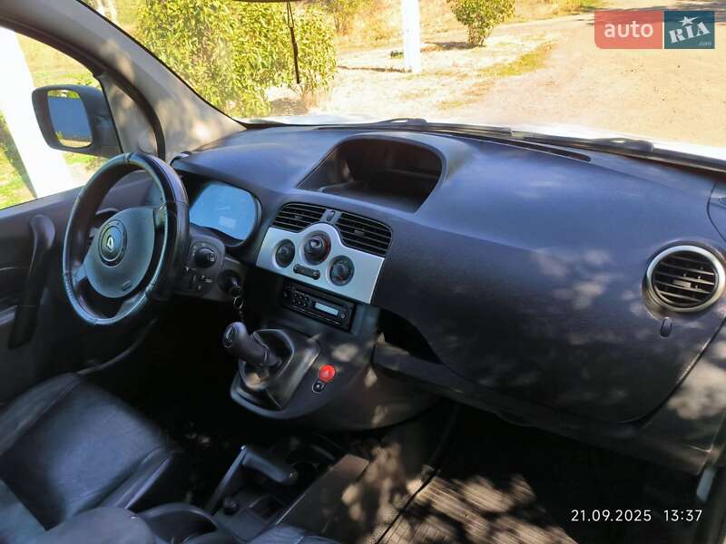 Мінівен Renault Kangoo 2011 в Сараті фото 14 Мінівен Renault Kangoo 2011 в Сараті