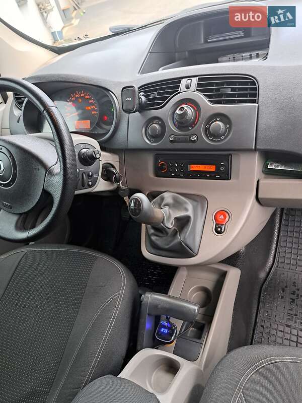 Минивэн Renault Kangoo 2009 в Перегинском
