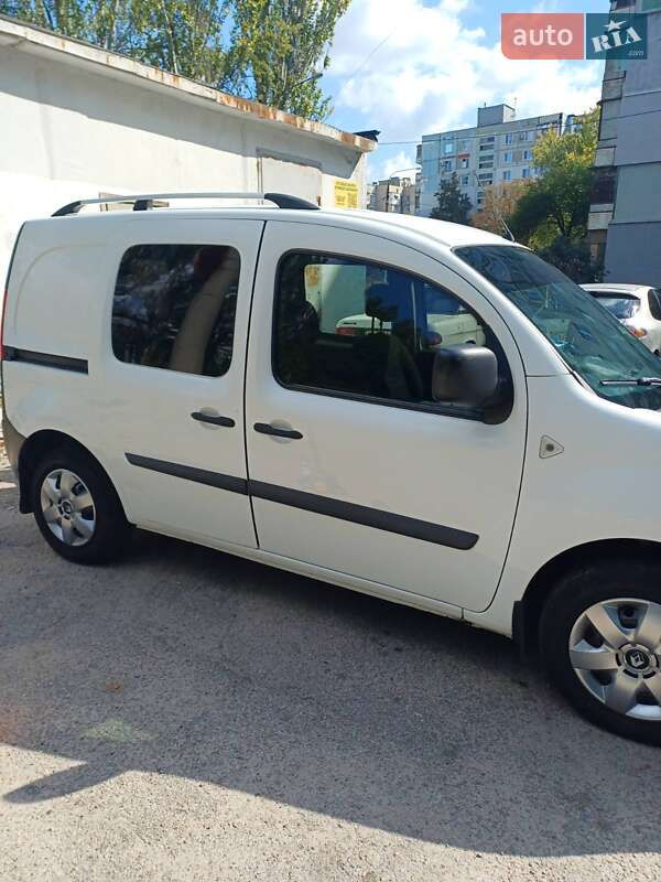 Минивэн Renault Kangoo 2012 в 
