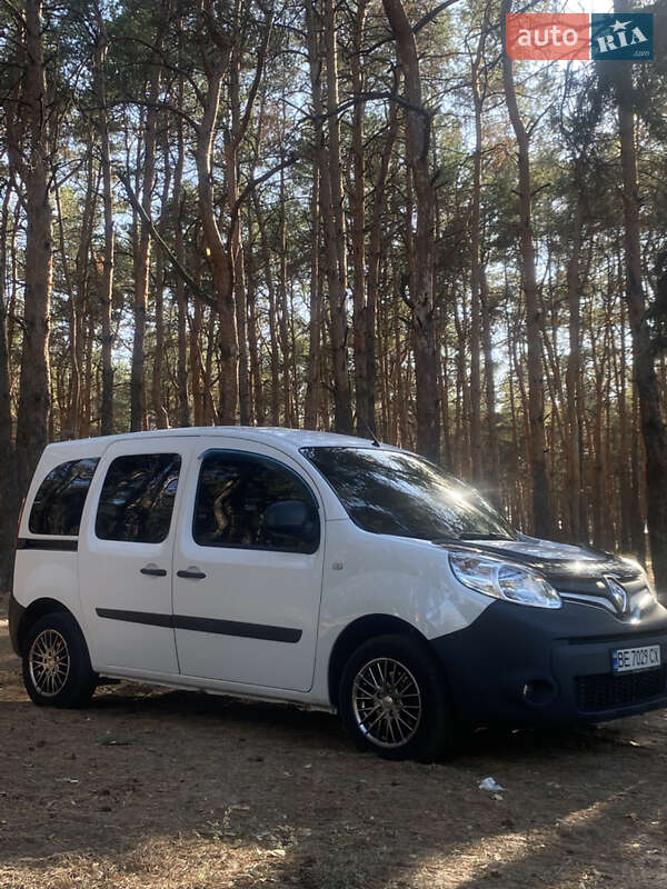 Минивэн Renault Kangoo 2013 в 
