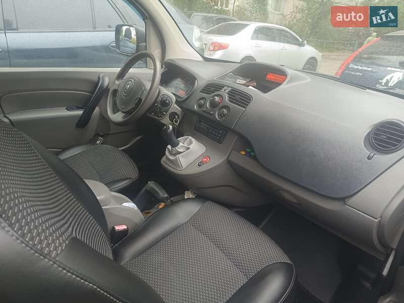 Минивэн Renault Kangoo 2010 в Киеве