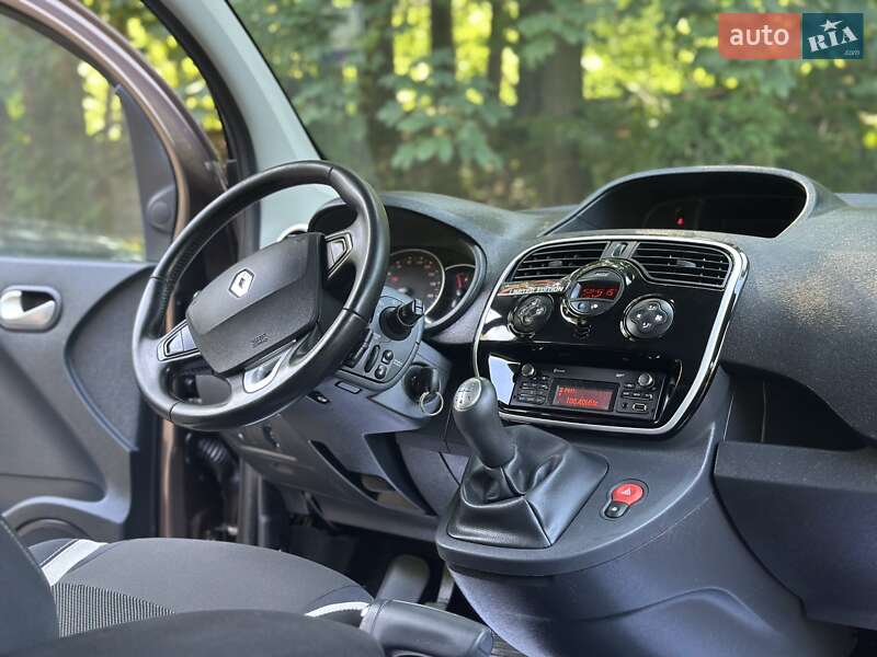 Минивэн Renault Kangoo 2015 в Дрогобыче
