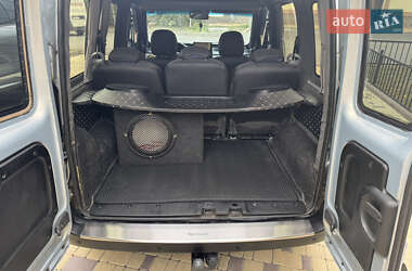Минивэн Renault Kangoo 2003 в 