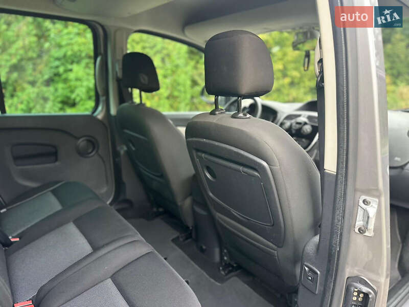 Минивэн Renault Kangoo 2015 в Ровно