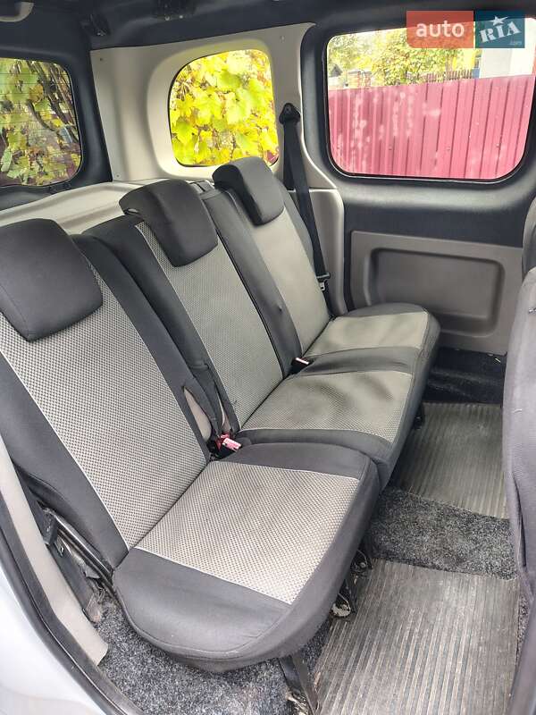 Минивэн Renault Kangoo 2010 в Новояворовске фото 13 Минивэн Renault Kangoo 2010 в Новояворовске