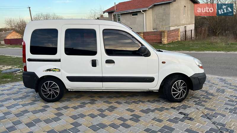 Минивэн Renault Kangoo 2004 в Десне
