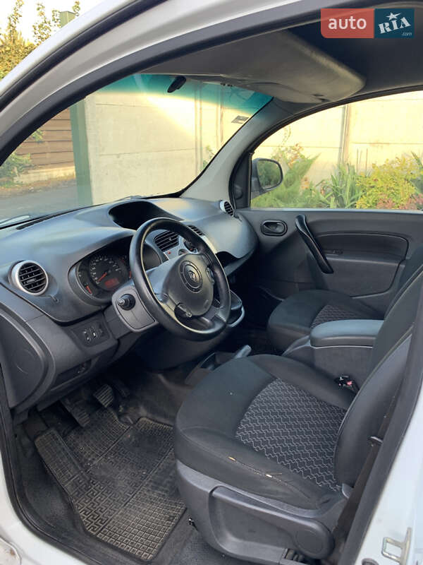 Грузовой фургон Renault Kangoo 2013 в Днепре фото 4 Грузовой фургон Renault Kangoo 2013 в Днепре