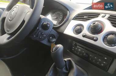 Минивэн Renault Kangoo 2012 в 