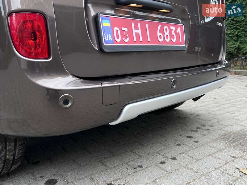 Мінівен Renault Kangoo 2013 в Чернівцях