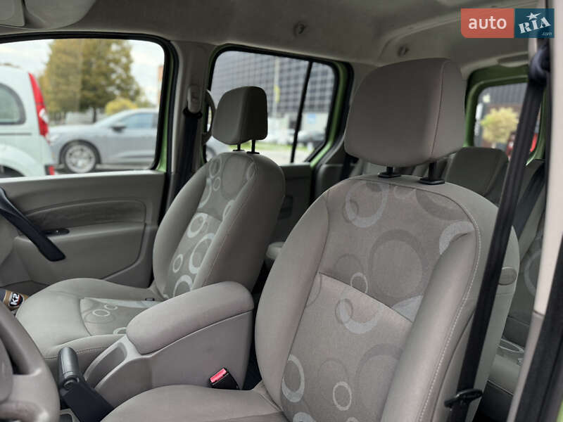 Мінівен Renault Kangoo 2009 в Луцьку