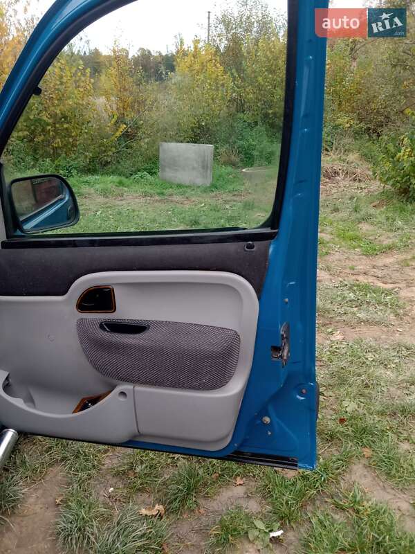 Мінівен Renault Kangoo 2004 в Чернівцях