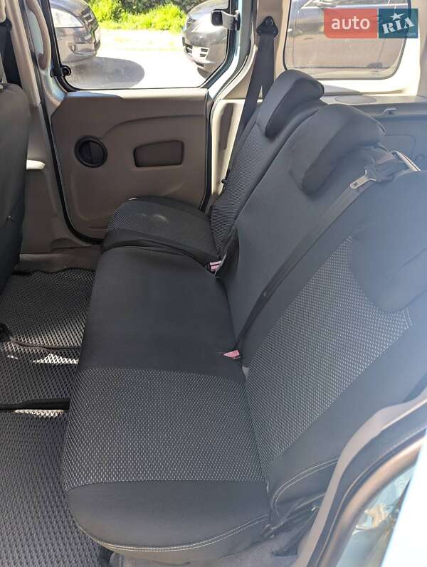 Минивэн Renault Kangoo 2008 в Луцке