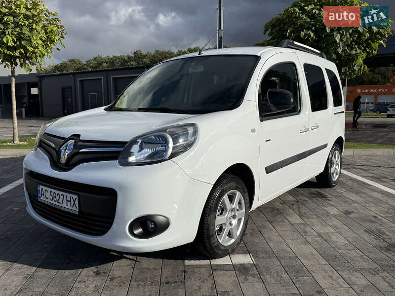Минивэн Renault Kangoo 2015 в 