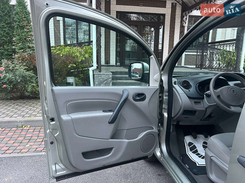 Минивэн Renault Kangoo 2011 в Виннице