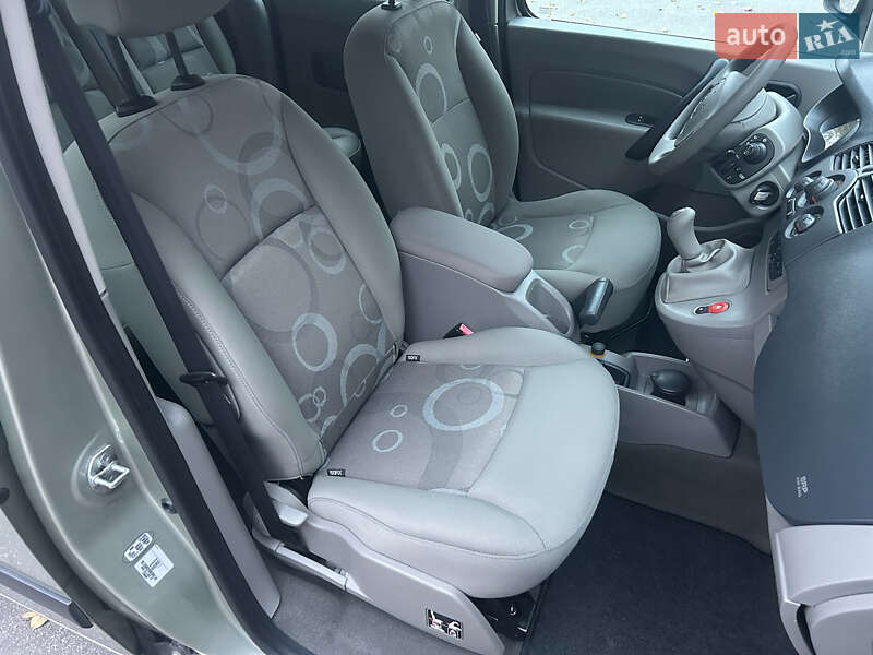 Минивэн Renault Kangoo 2011 в Виннице