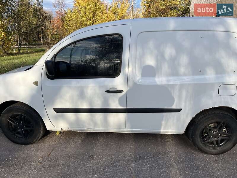 Грузовой фургон Renault Kangoo 2012 в Новгородке фото 2 Грузовой фургон Renault Kangoo 2012 в Новгородке