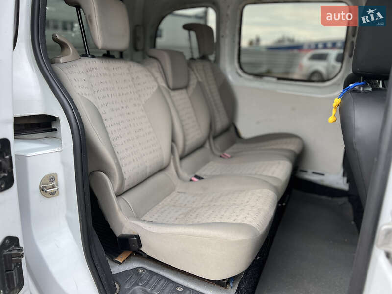 Минивэн Renault Kangoo 2011 в Ровно