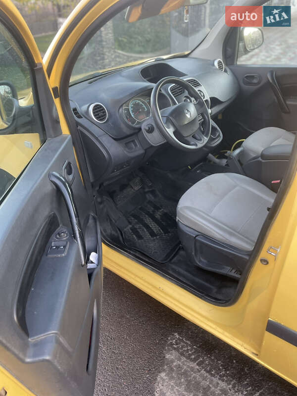 Вантажопасажирський фургон Renault Kangoo 2013 в Луцьку