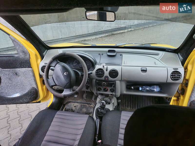 Минивэн Renault Kangoo 2002 в Косове