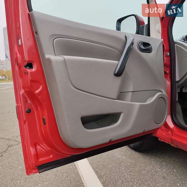 Мінівен Renault Kangoo 2010 в Києві