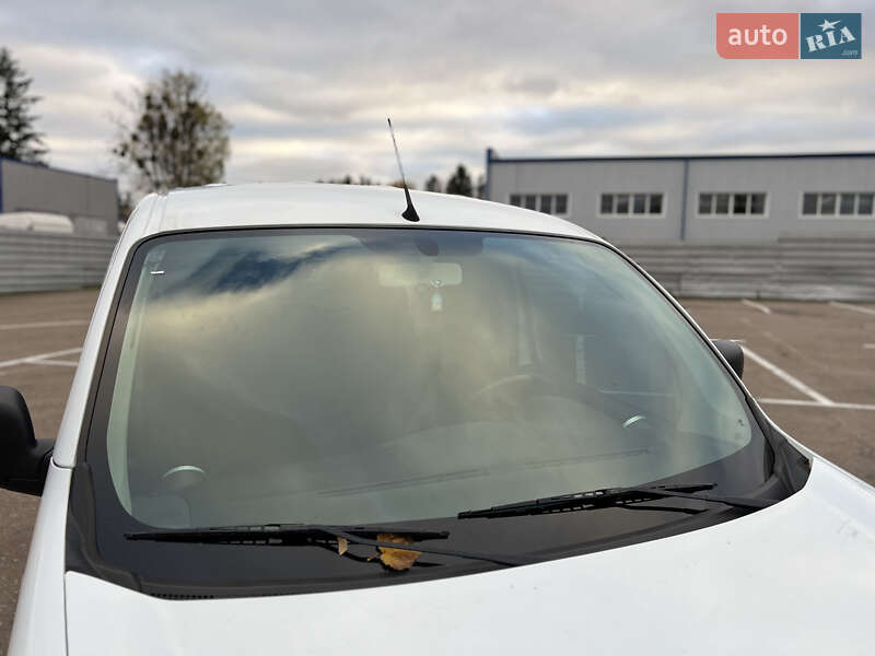 Мікроавтобус вантажний (до 3,5т) Renault Kangoo 2011 в Рівному