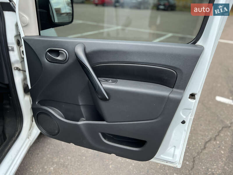 Мікроавтобус вантажний (до 3,5т) Renault Kangoo 2011 в Рівному