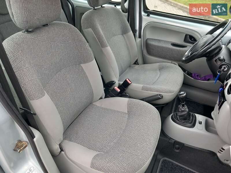 Минивэн Renault Kangoo 2002 в Городке фото 23 Минивэн Renault Kangoo 2002 в Городке