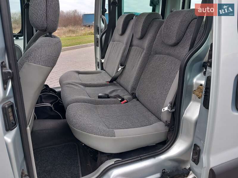 Минивэн Renault Kangoo 2002 в Городке фото 28 Минивэн Renault Kangoo 2002 в Городке