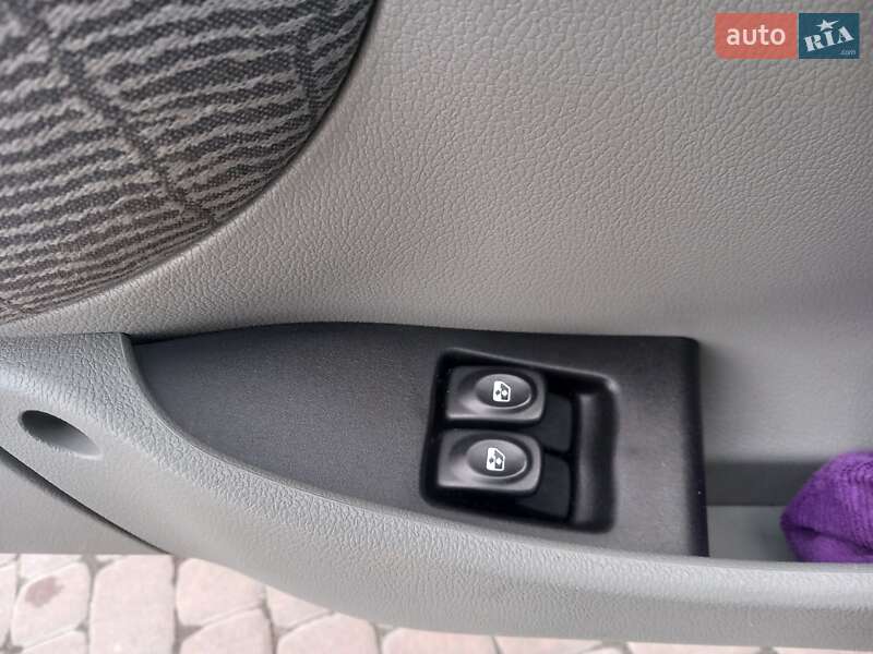 Минивэн Renault Kangoo 2002 в Городке фото 33 Минивэн Renault Kangoo 2002 в Городке