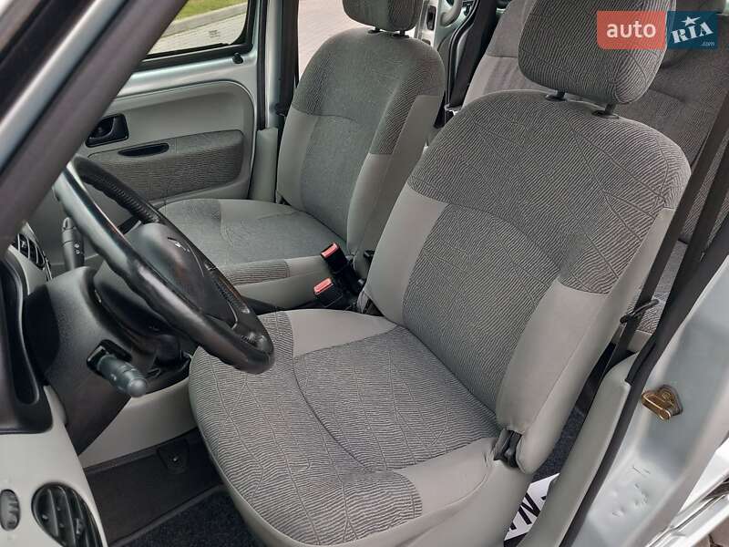 Минивэн Renault Kangoo 2002 в Городке фото 38 Минивэн Renault Kangoo 2002 в Городке