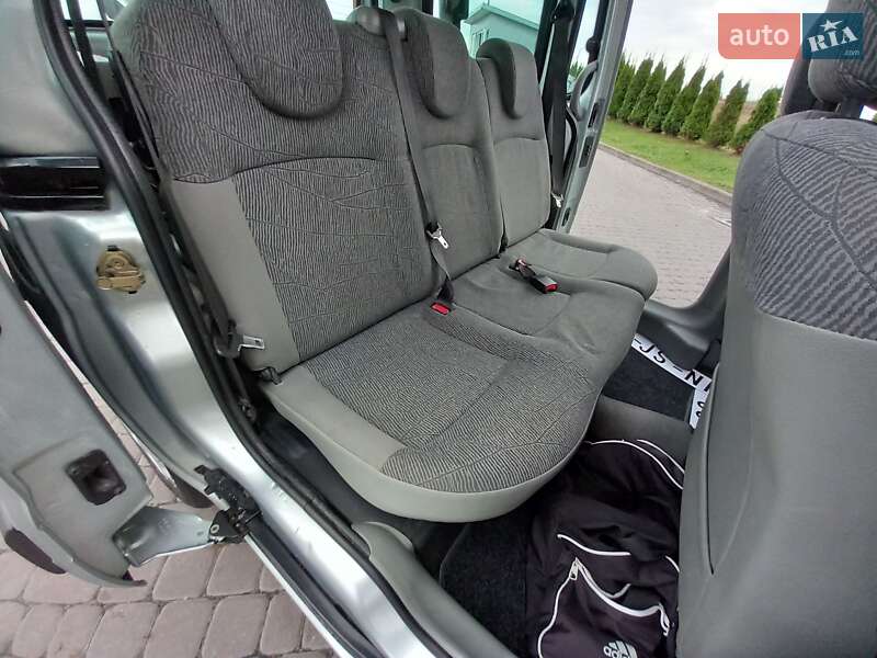 Минивэн Renault Kangoo 2002 в Городке фото 47 Минивэн Renault Kangoo 2002 в Городке