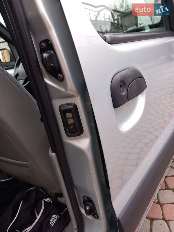 Минивэн Renault Kangoo 2002 в Городке фото 165 Минивэн Renault Kangoo 2002 в Городке